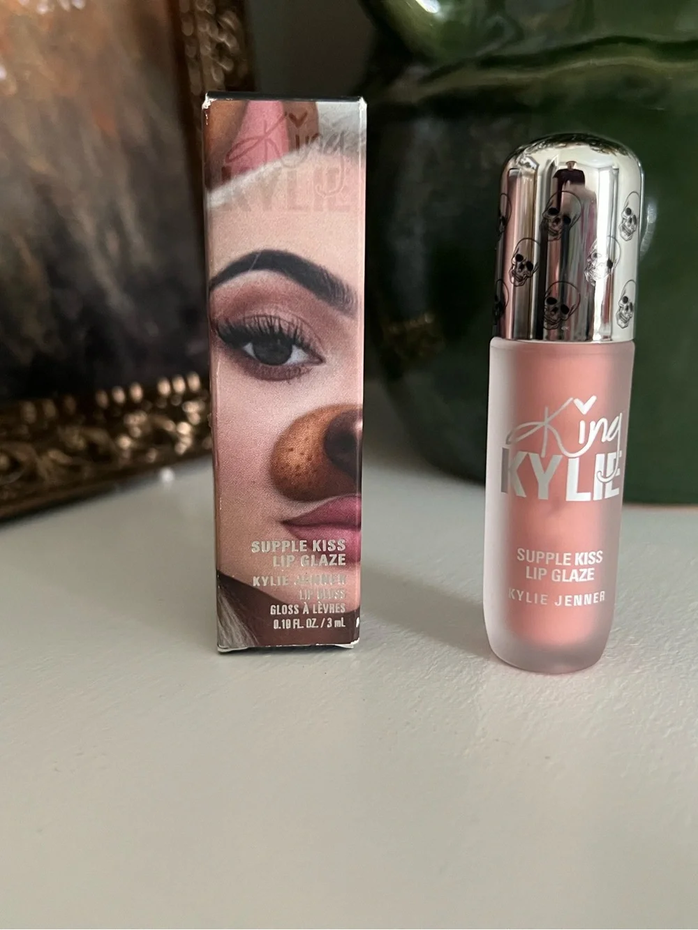 Kylie supple kiss lip glaze in shade “like”